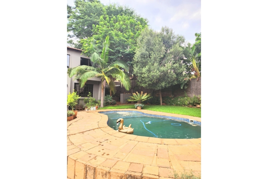 5 Bedroom Property for Sale in Safari Gardens North West